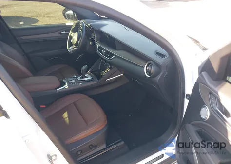 2022 Alfa Romeo Stelvio Ti Awd z USA, uszkodzony, nr VIN ZASPAKBN5N7D24907